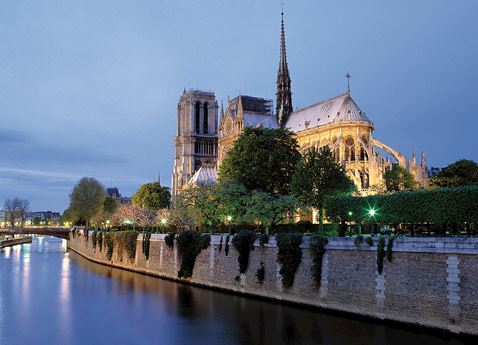 Seine River Cruises: View of Notre Dame.